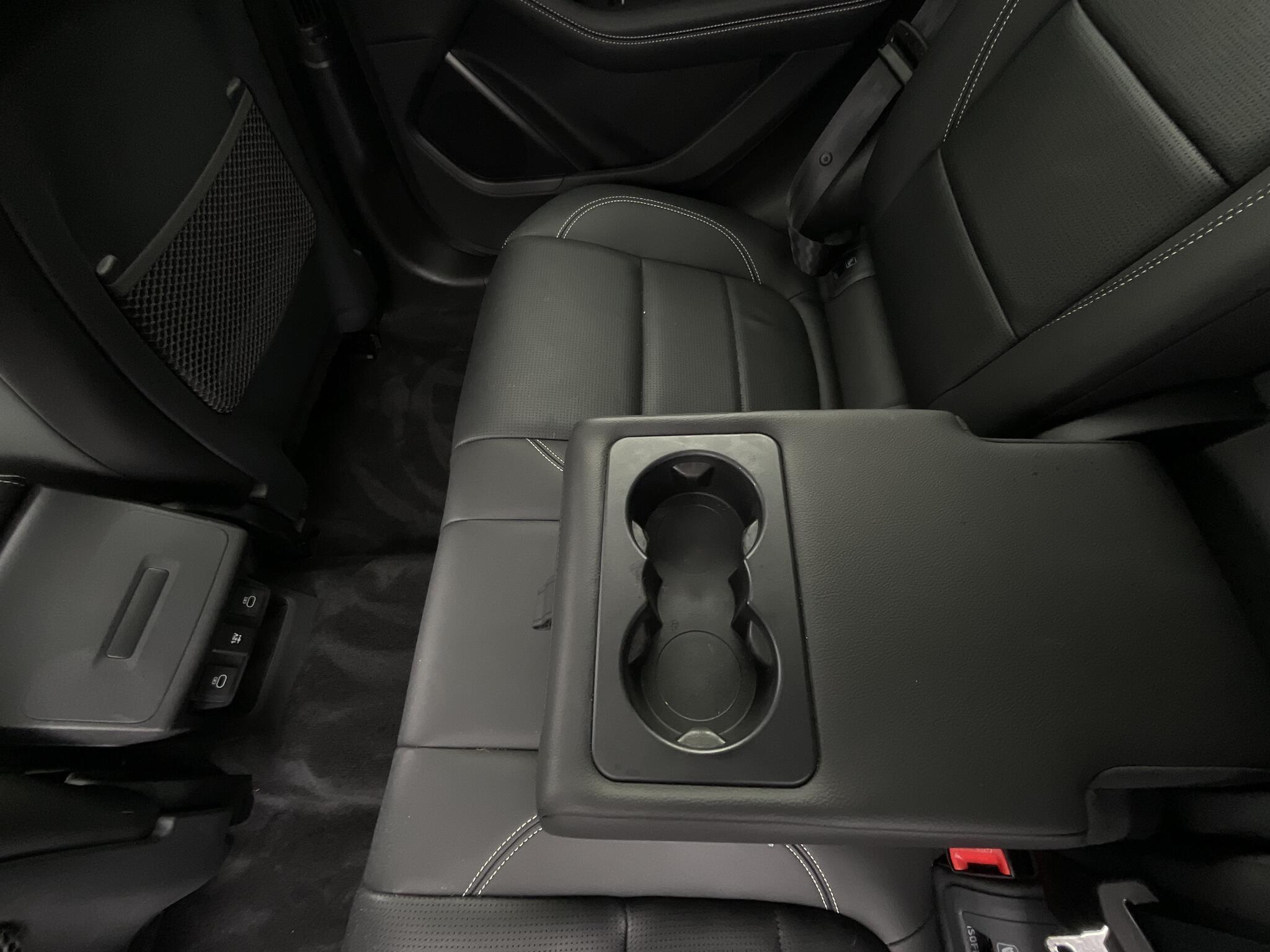 Jaguar I-Pace - Image 15