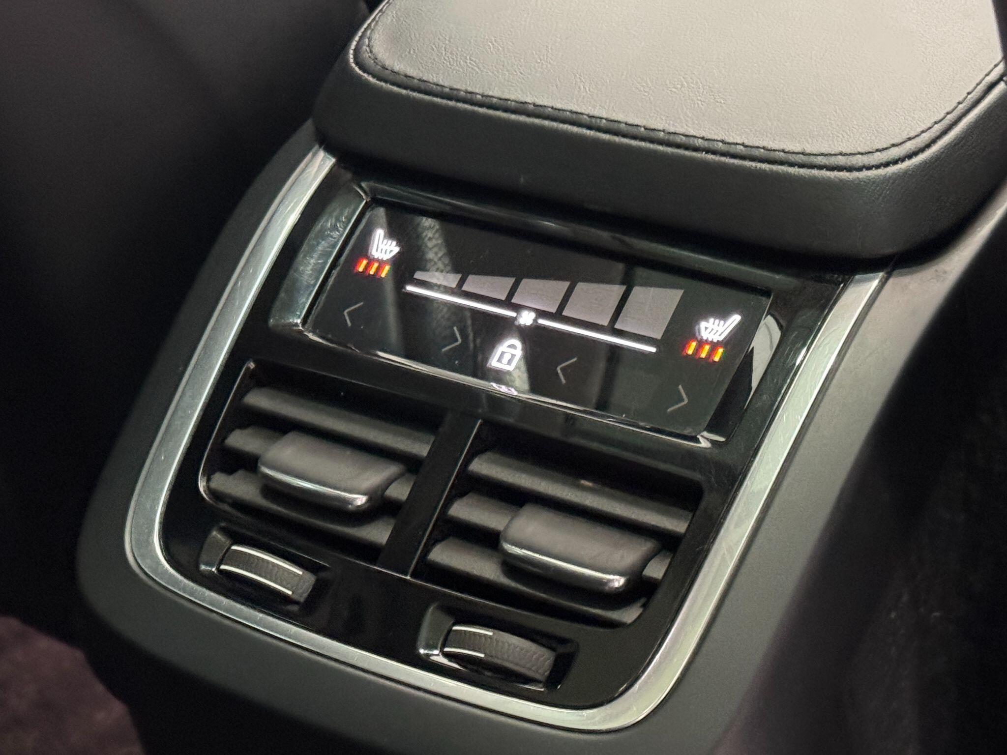 Volvo XC90 - Image 49