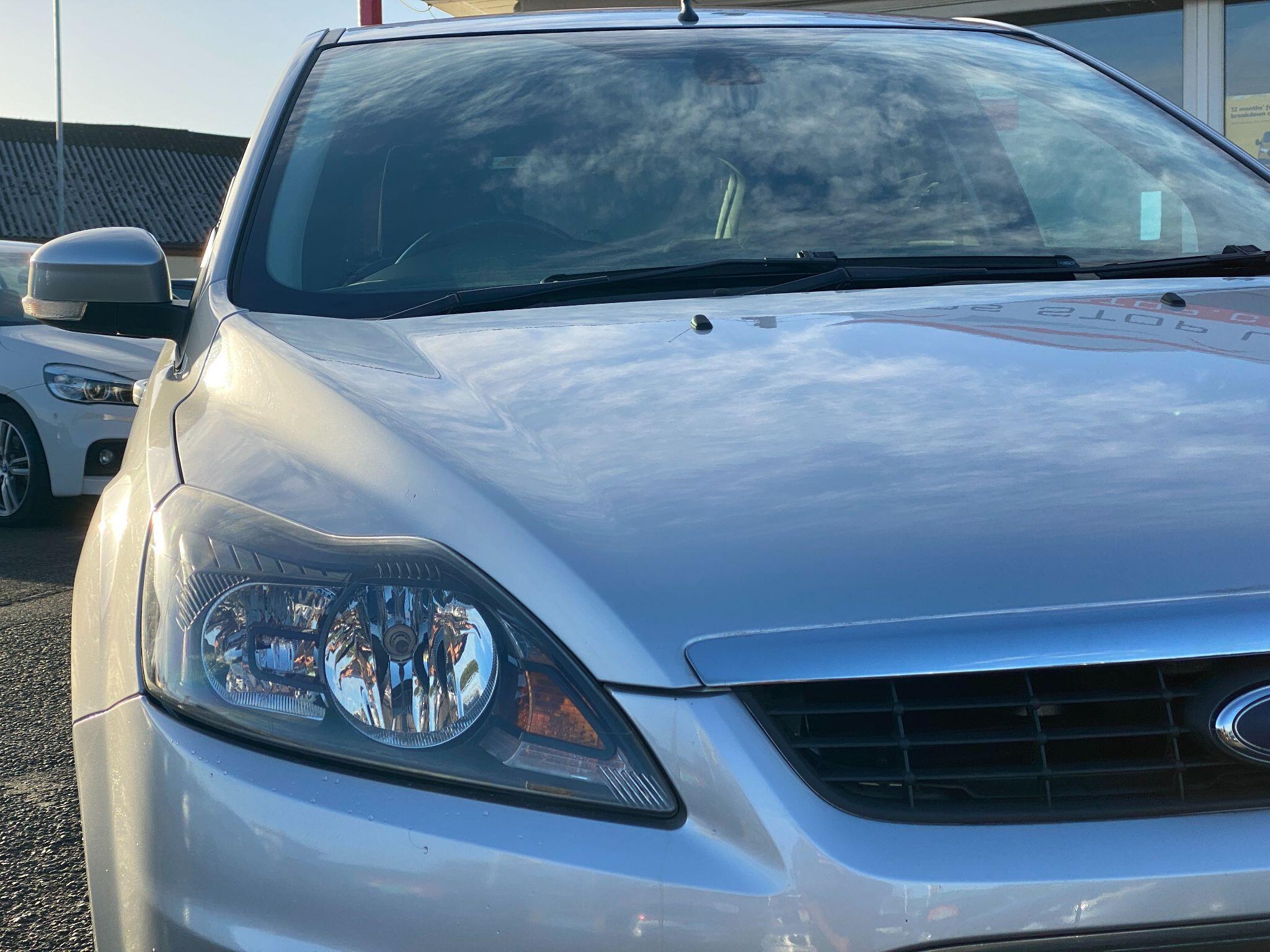 Ford Focus - Image 11