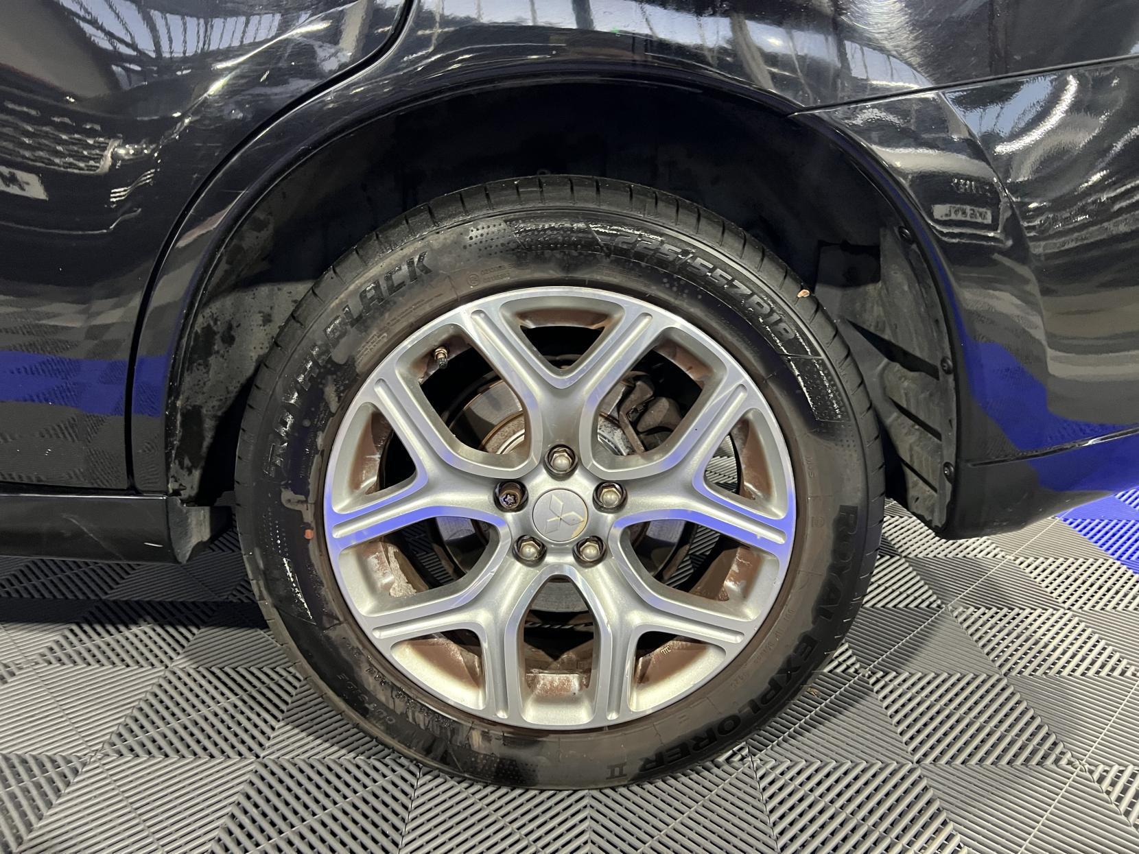 Mitsubishi Outlander - Image 8