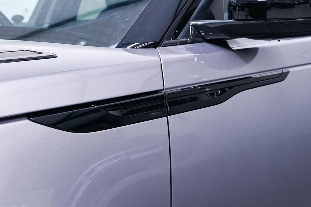 Land Rover Range Rover Velar - Image 10