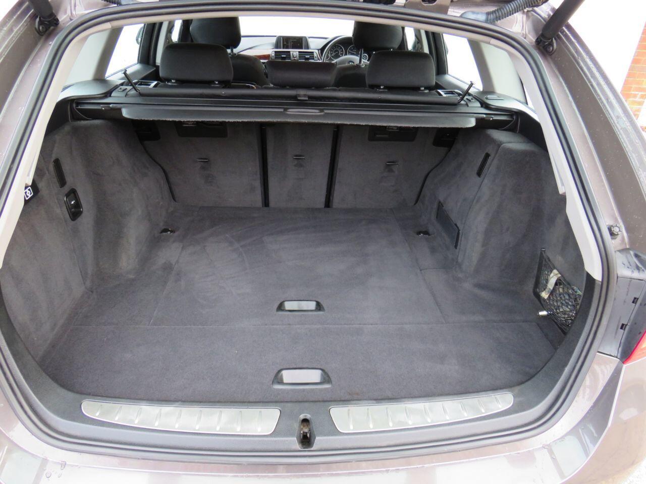 BMW 3 Series - Image 11