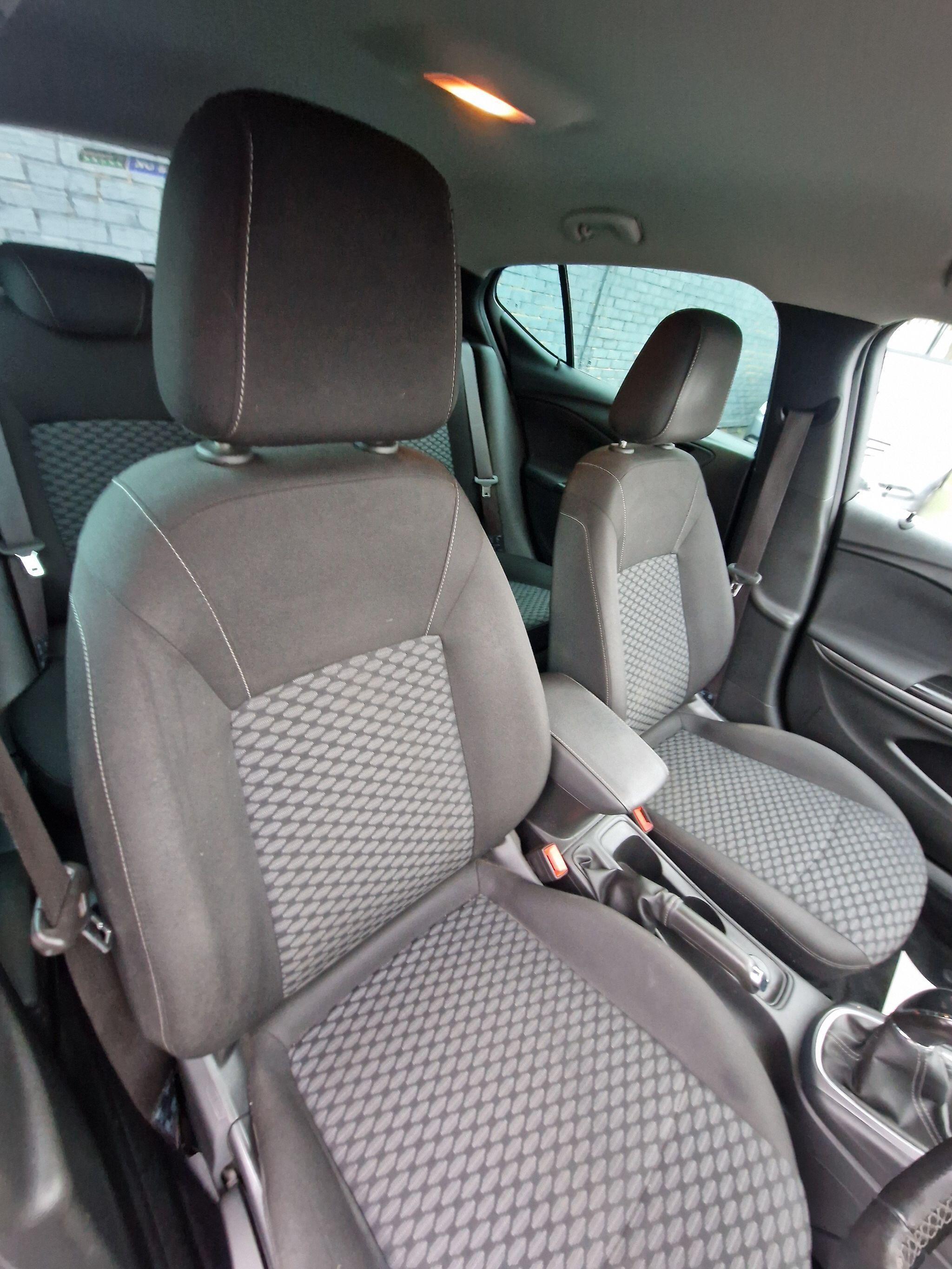 Vauxhall Astra - Image 27