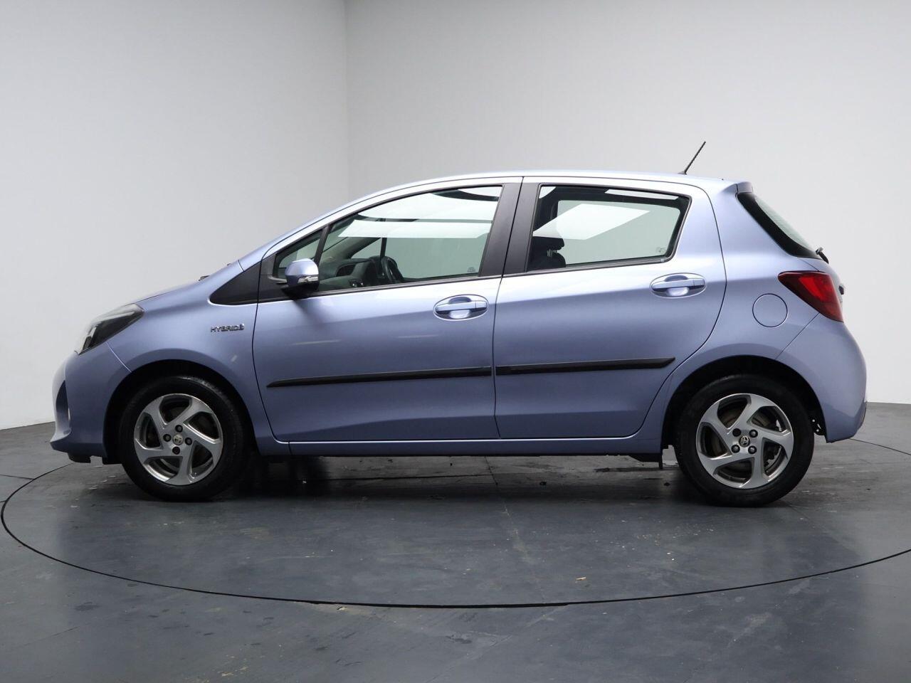 Toyota Yaris - Image 4