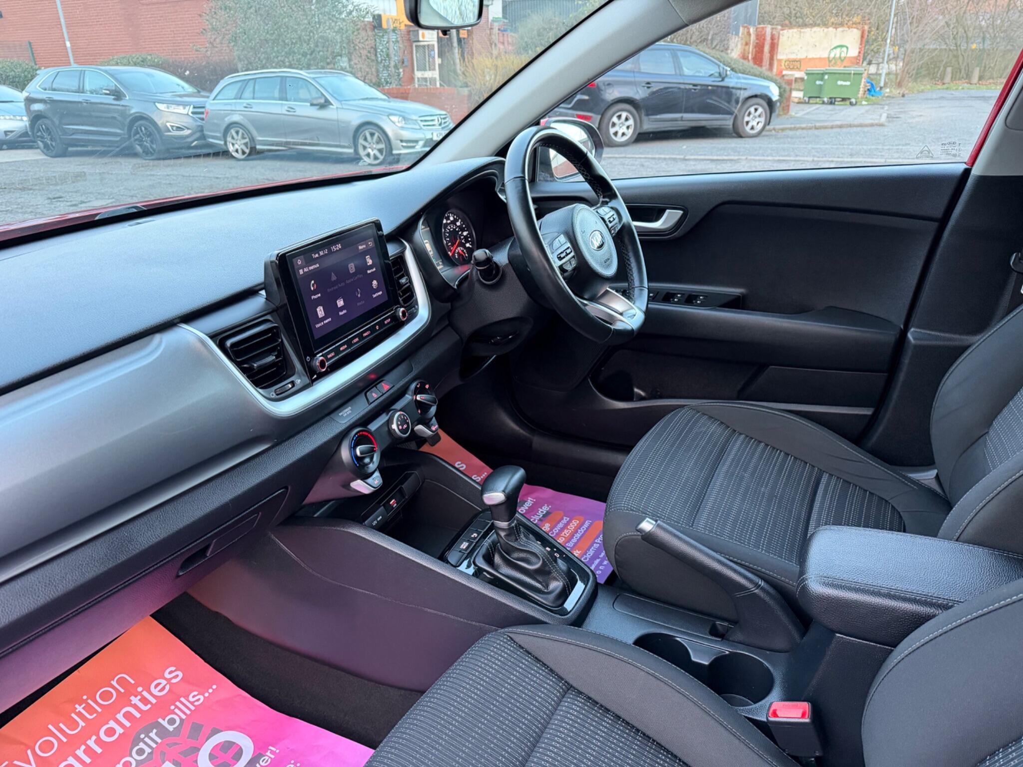 Kia Stonic - Image 31