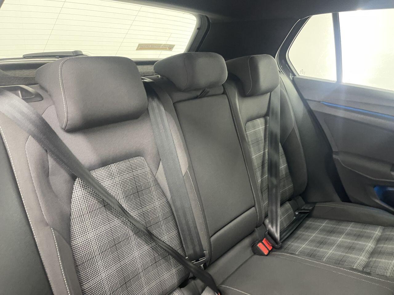 Volkswagen Golf - Image 30