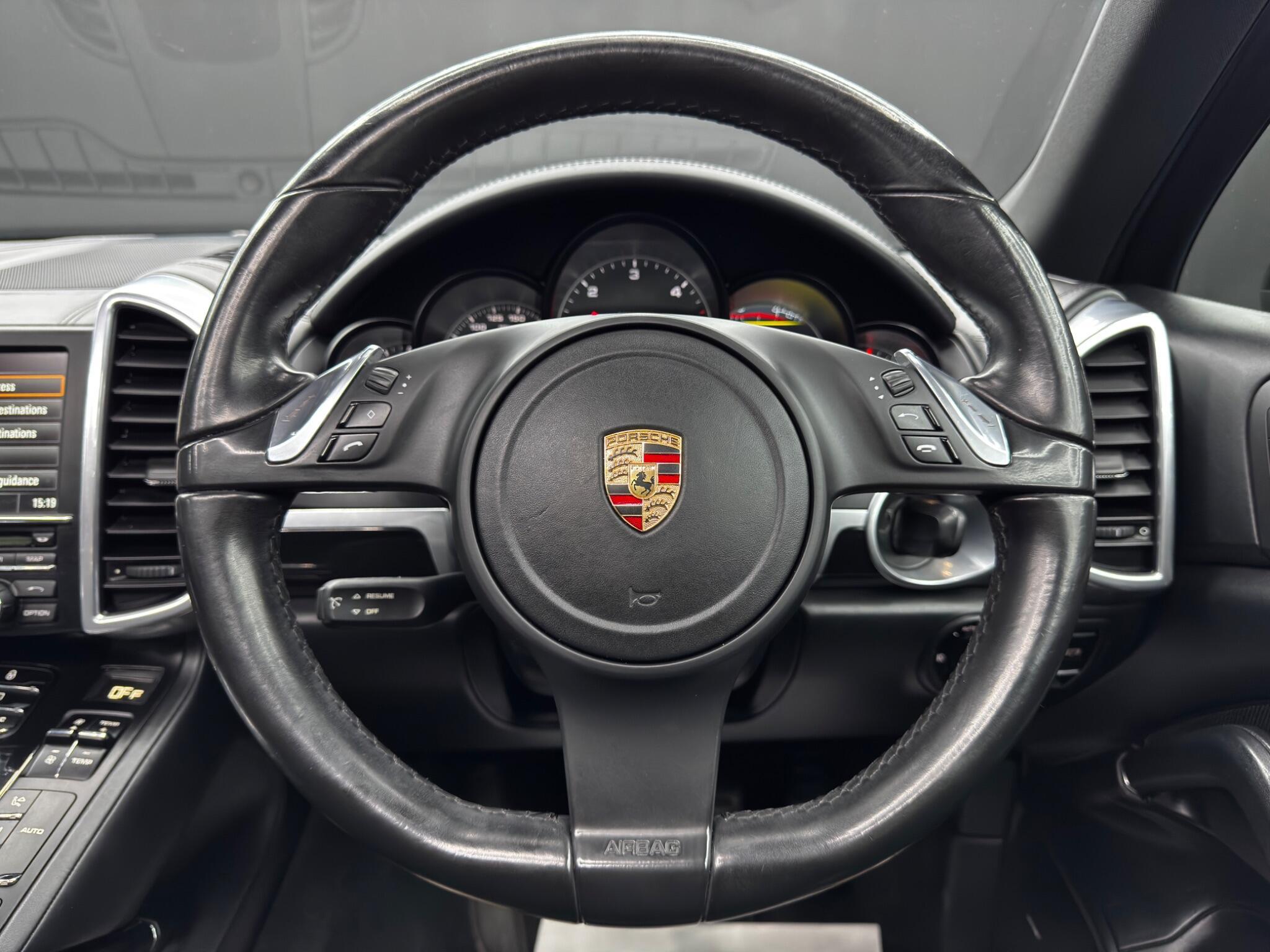 Porsche Cayenne - Image 19