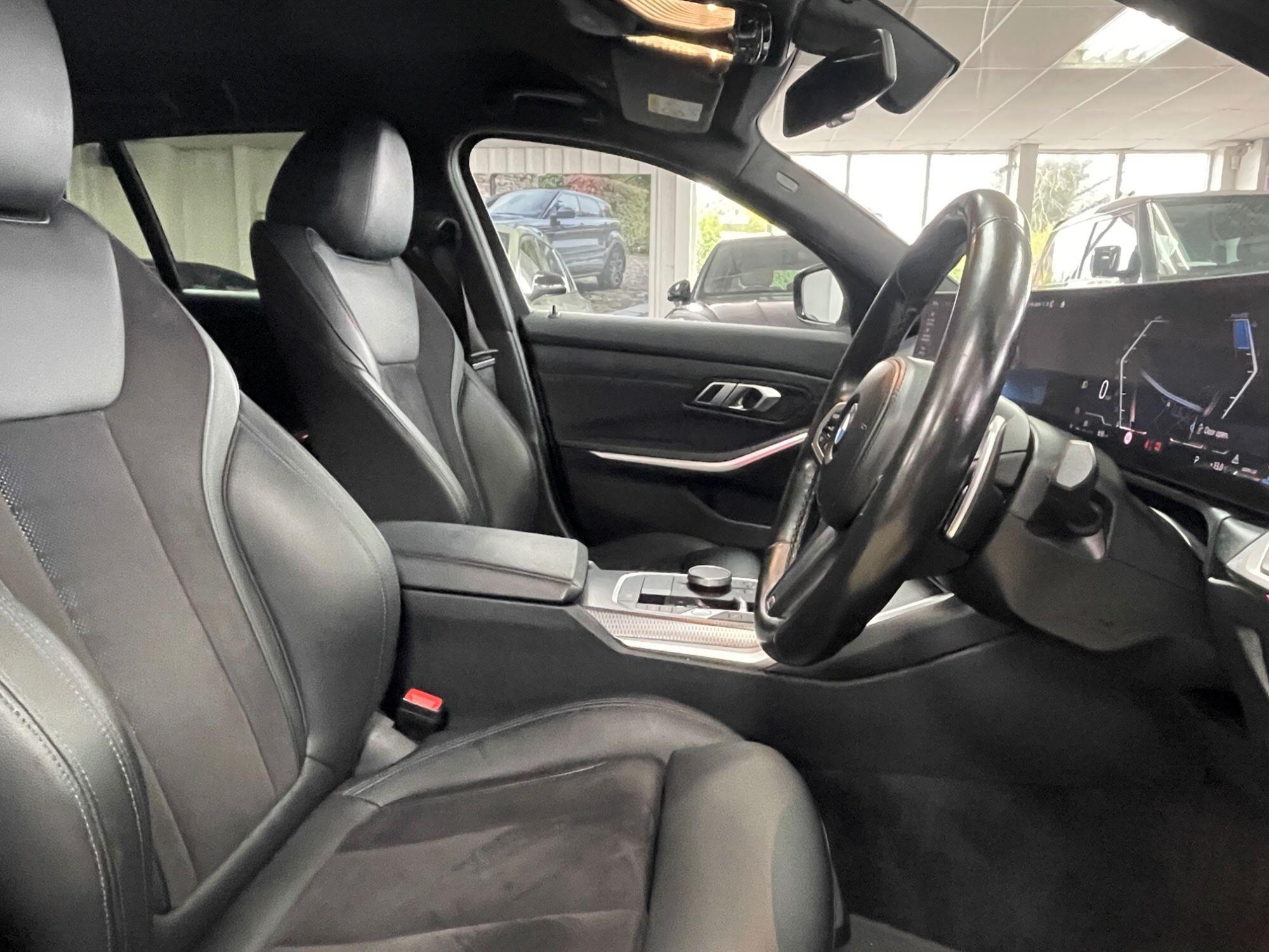 BMW 3 Series - Image 27