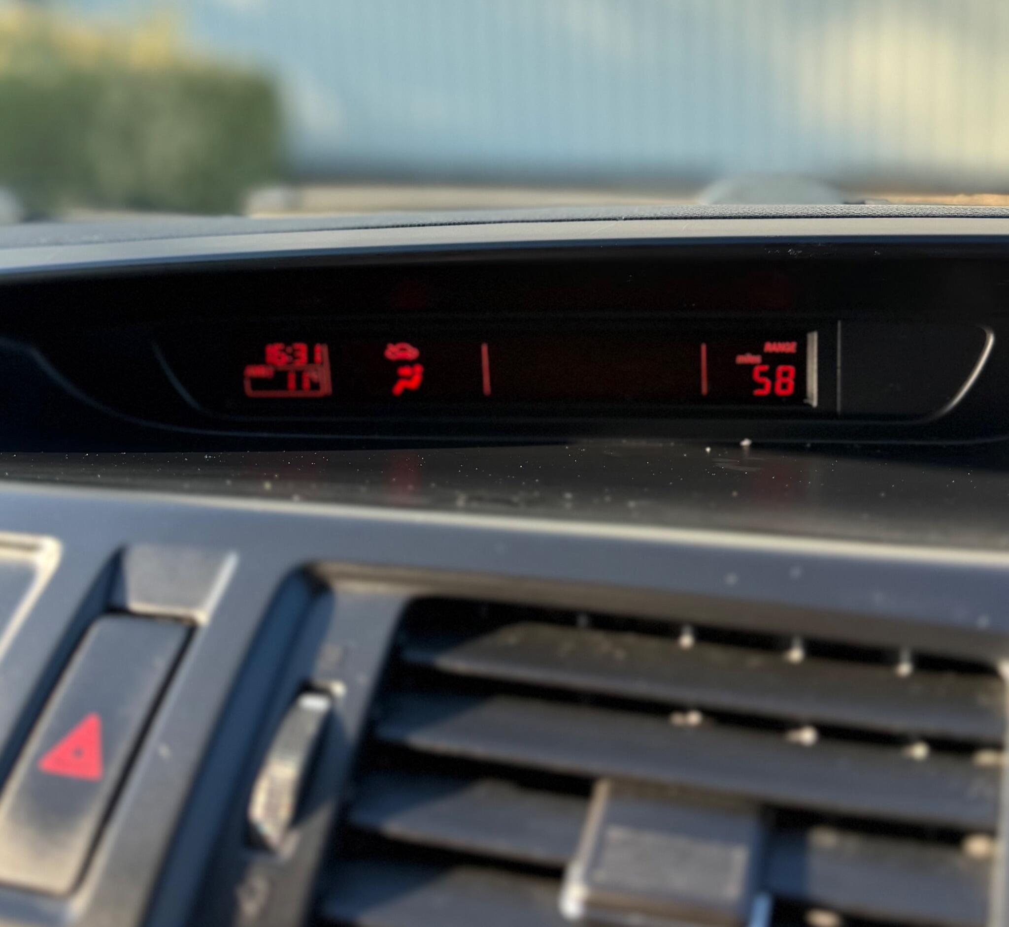 Mazda MAZDA5 - Image 36