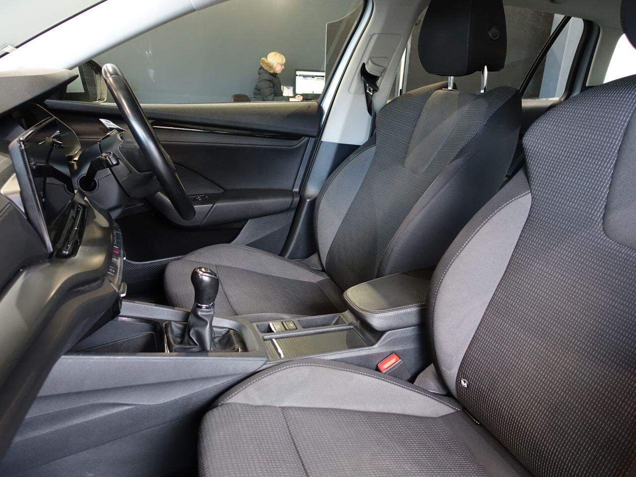 Skoda Octavia - Image 12