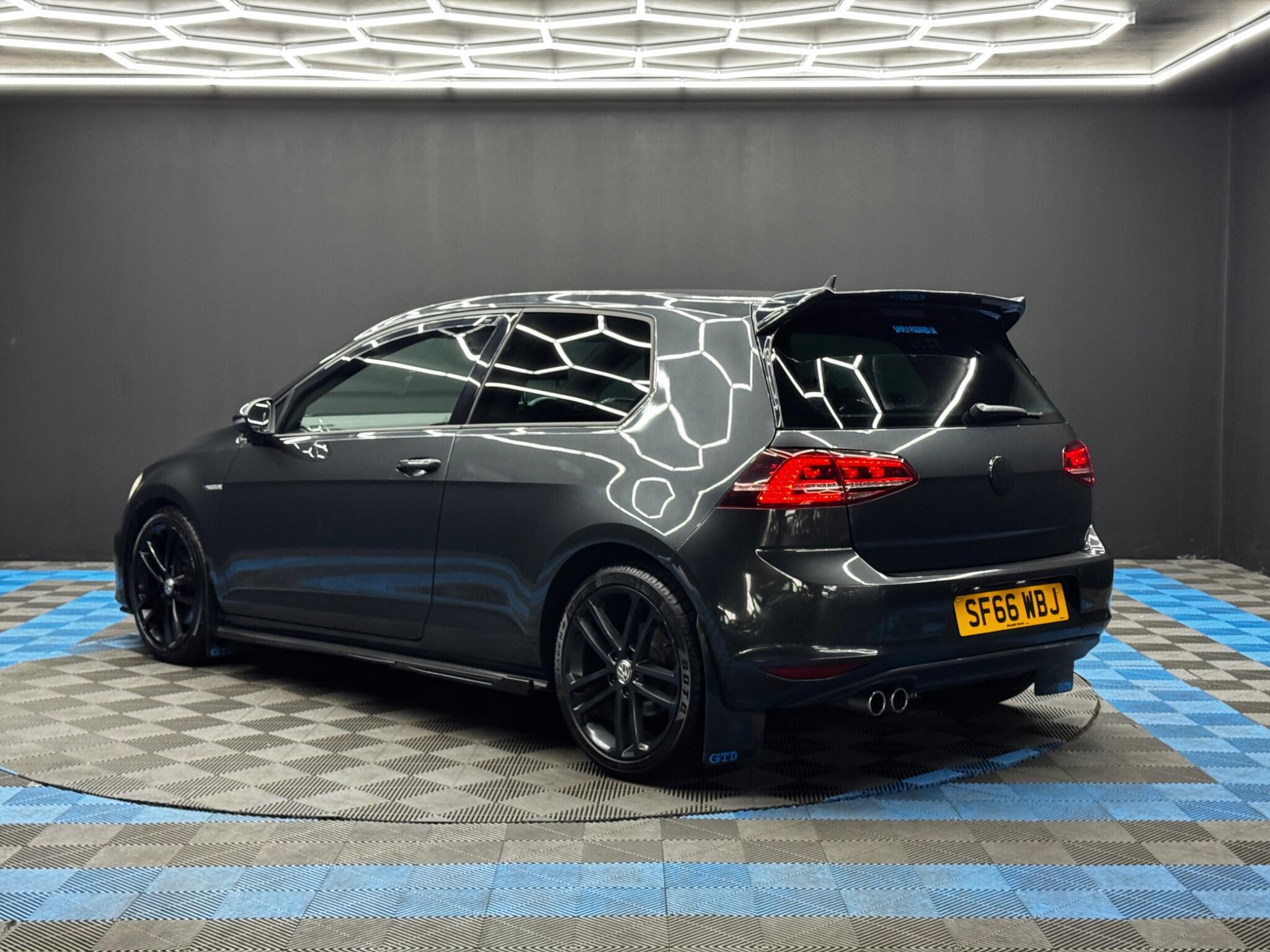 Volkswagen Golf - Image 7