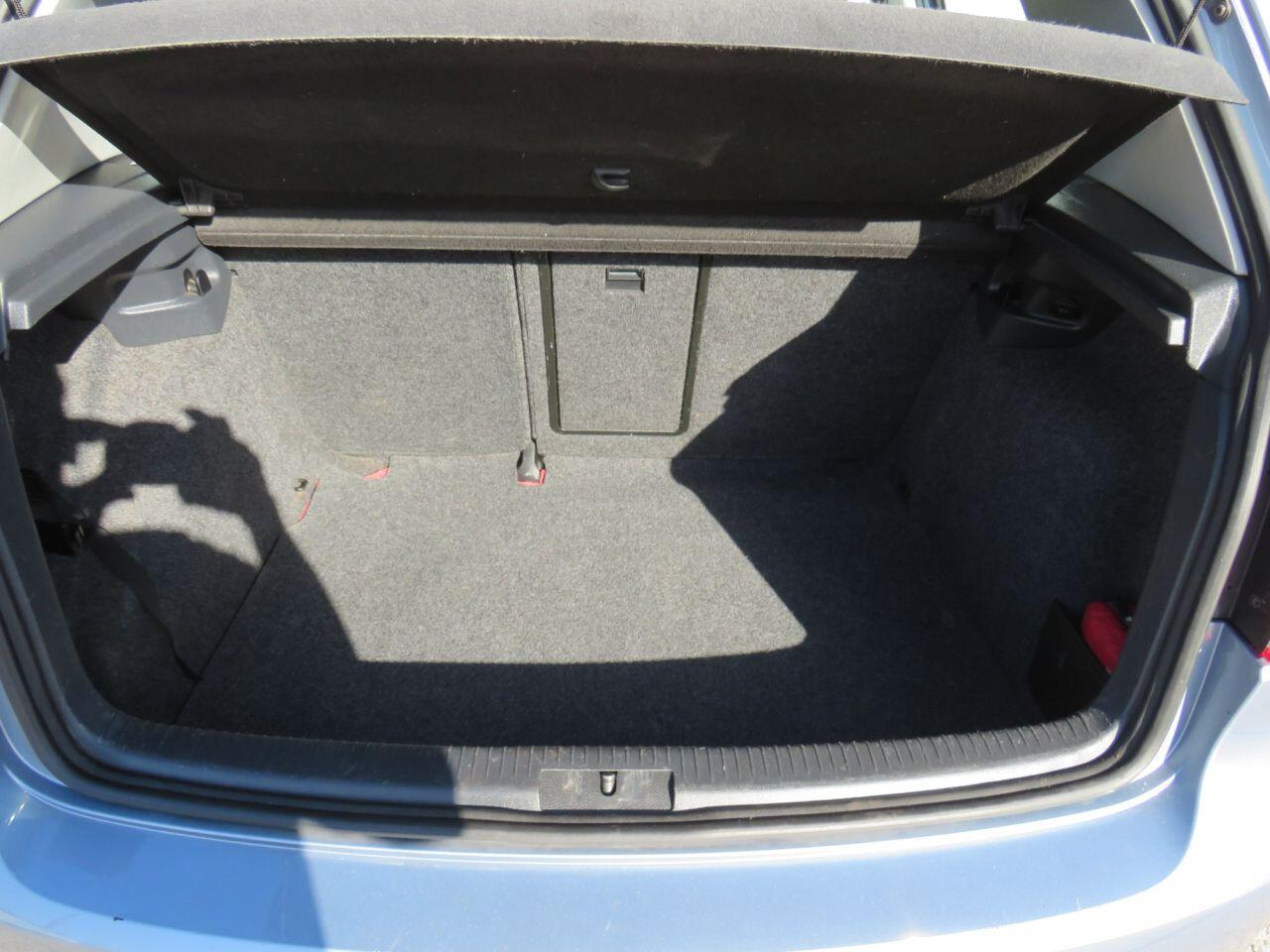 Volkswagen Golf - Image 11