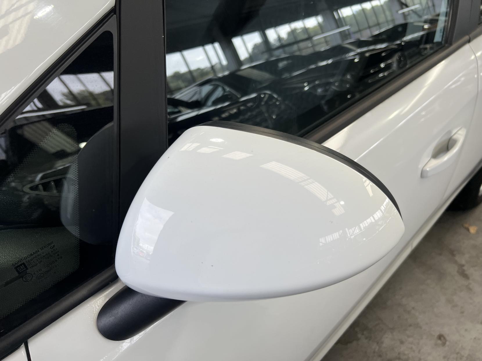 Vauxhall Corsa - Image 15