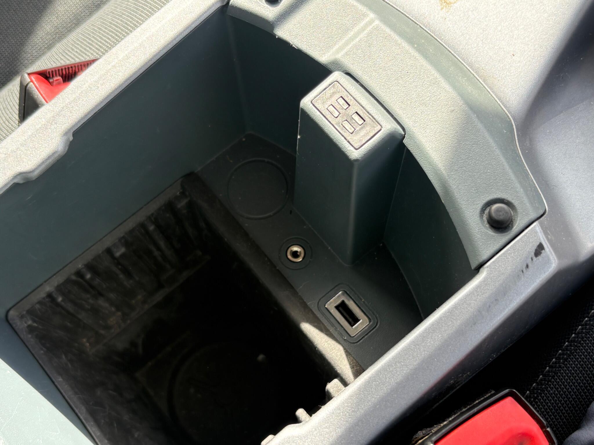 Ford C-MAX - Image 39