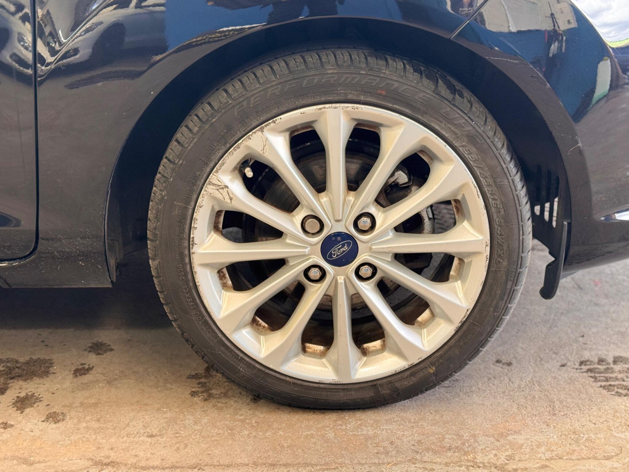 Ford Fiesta - Image 18