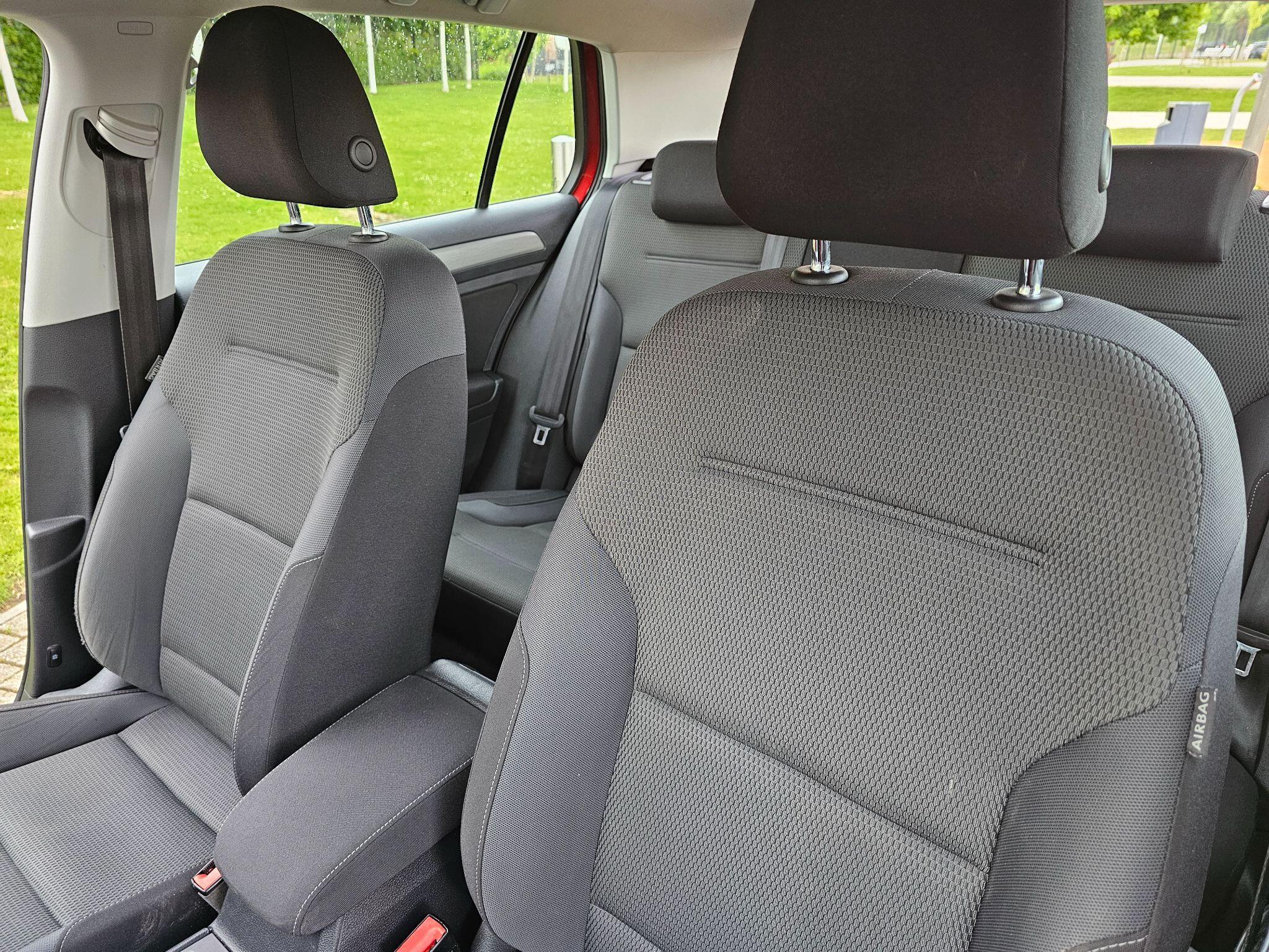 Volkswagen Golf - Image 30