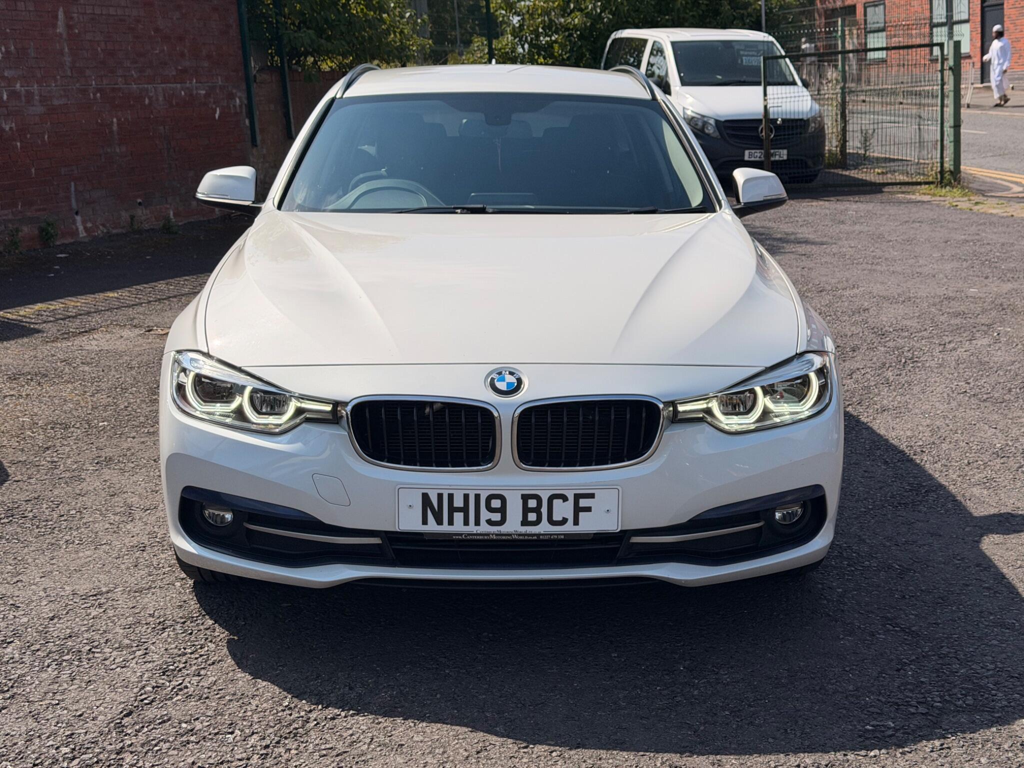 BMW 3 Series - Image 2