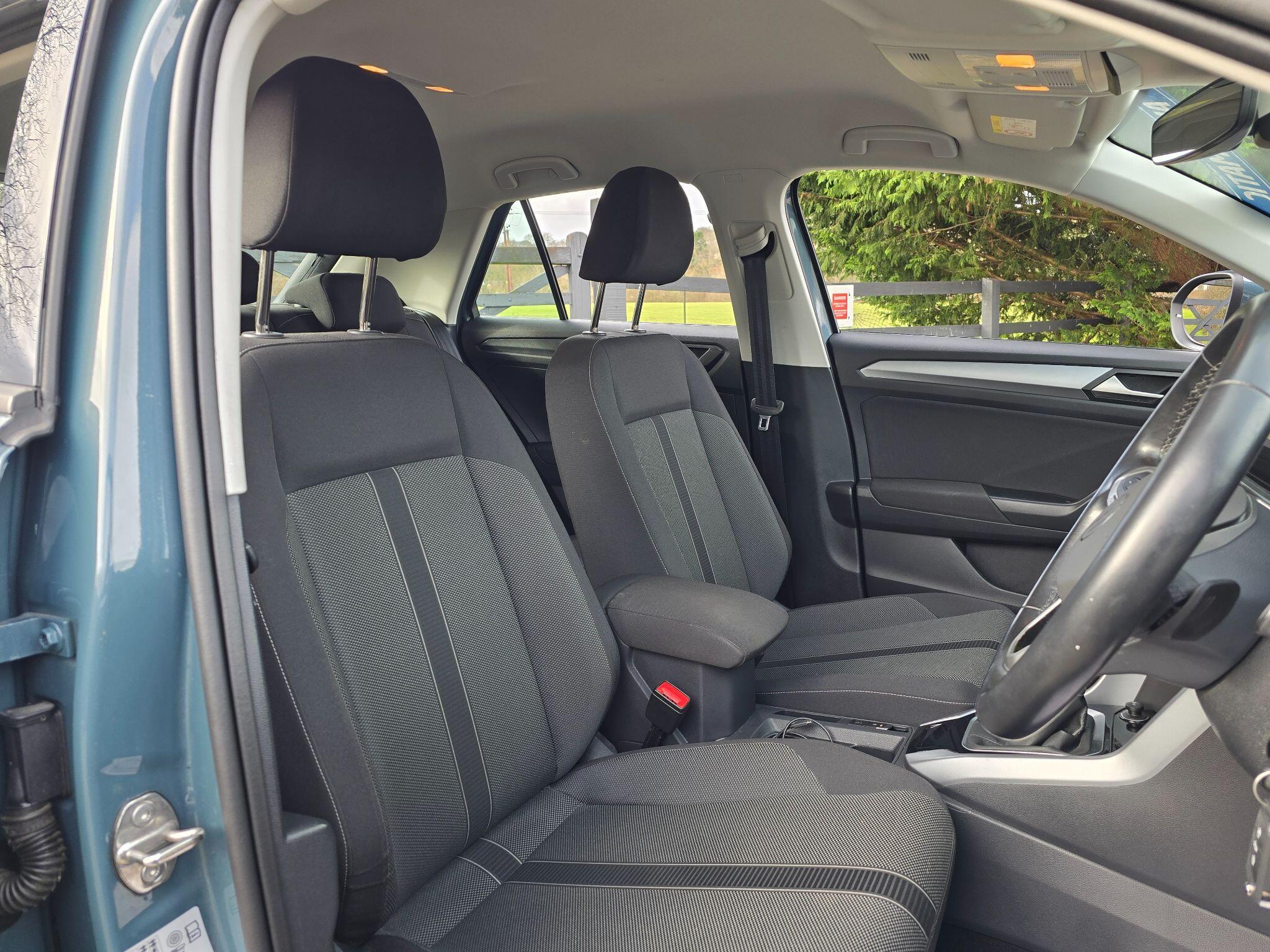 Volkswagen T-Roc - Image 20