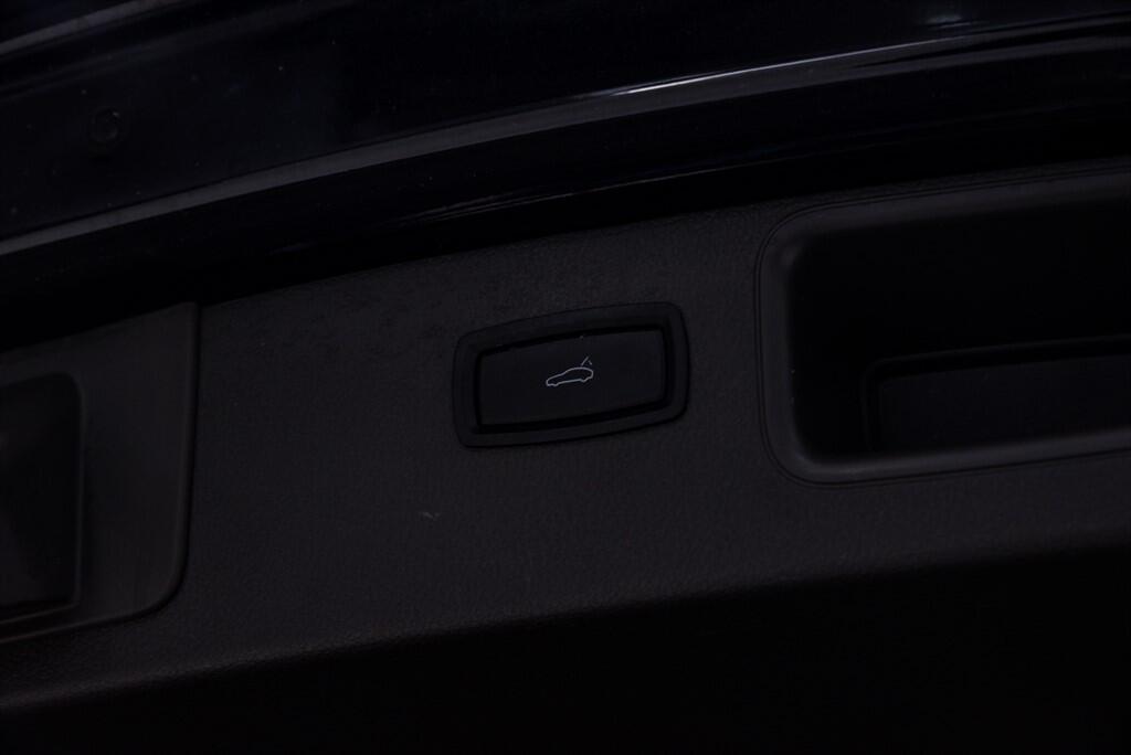 Porsche Macan - Image 38