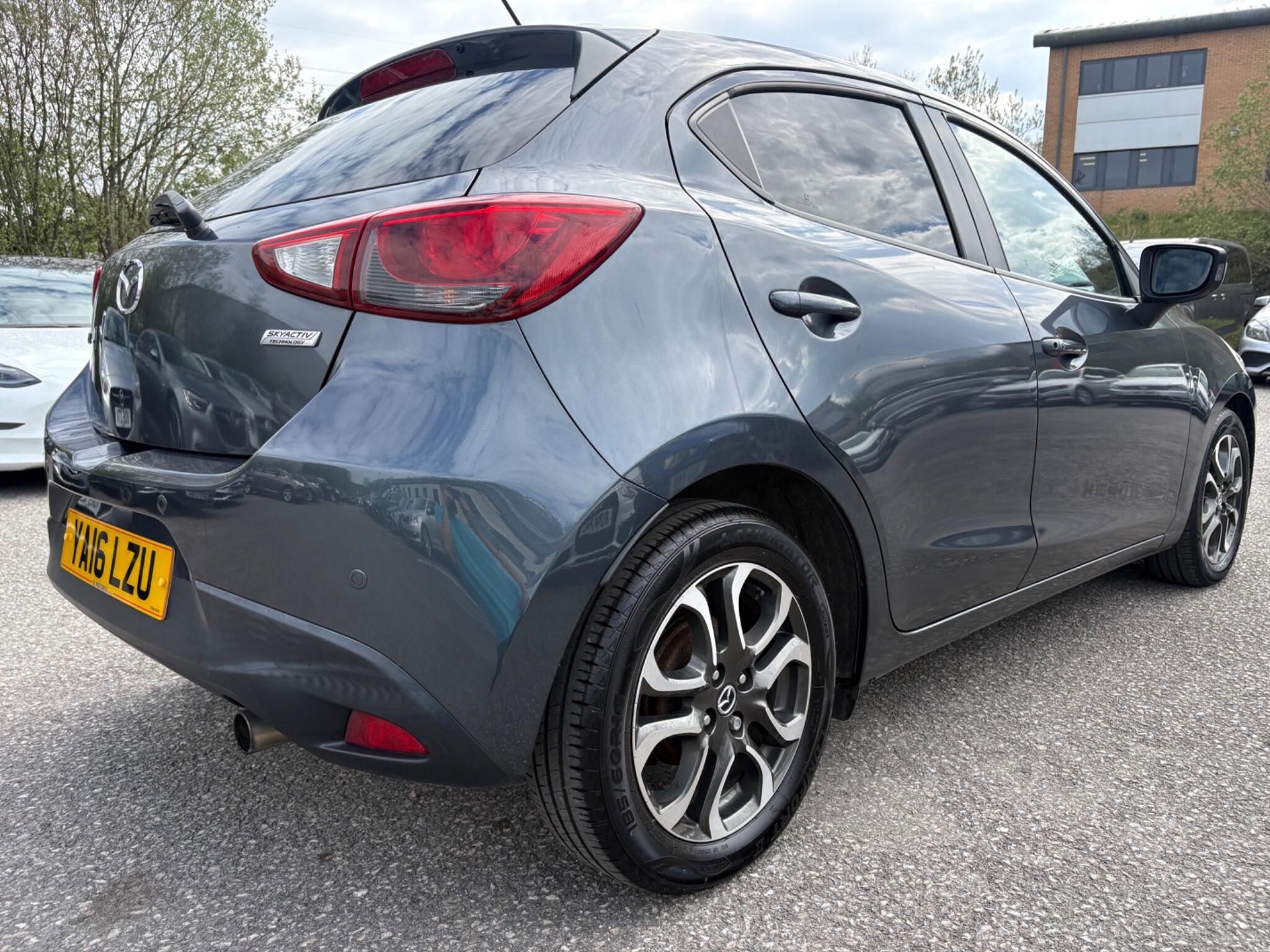 Mazda MAZDA2 - Image 20