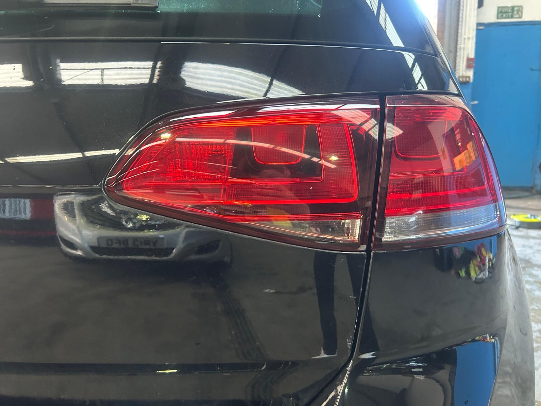 Volkswagen Golf - Image 11