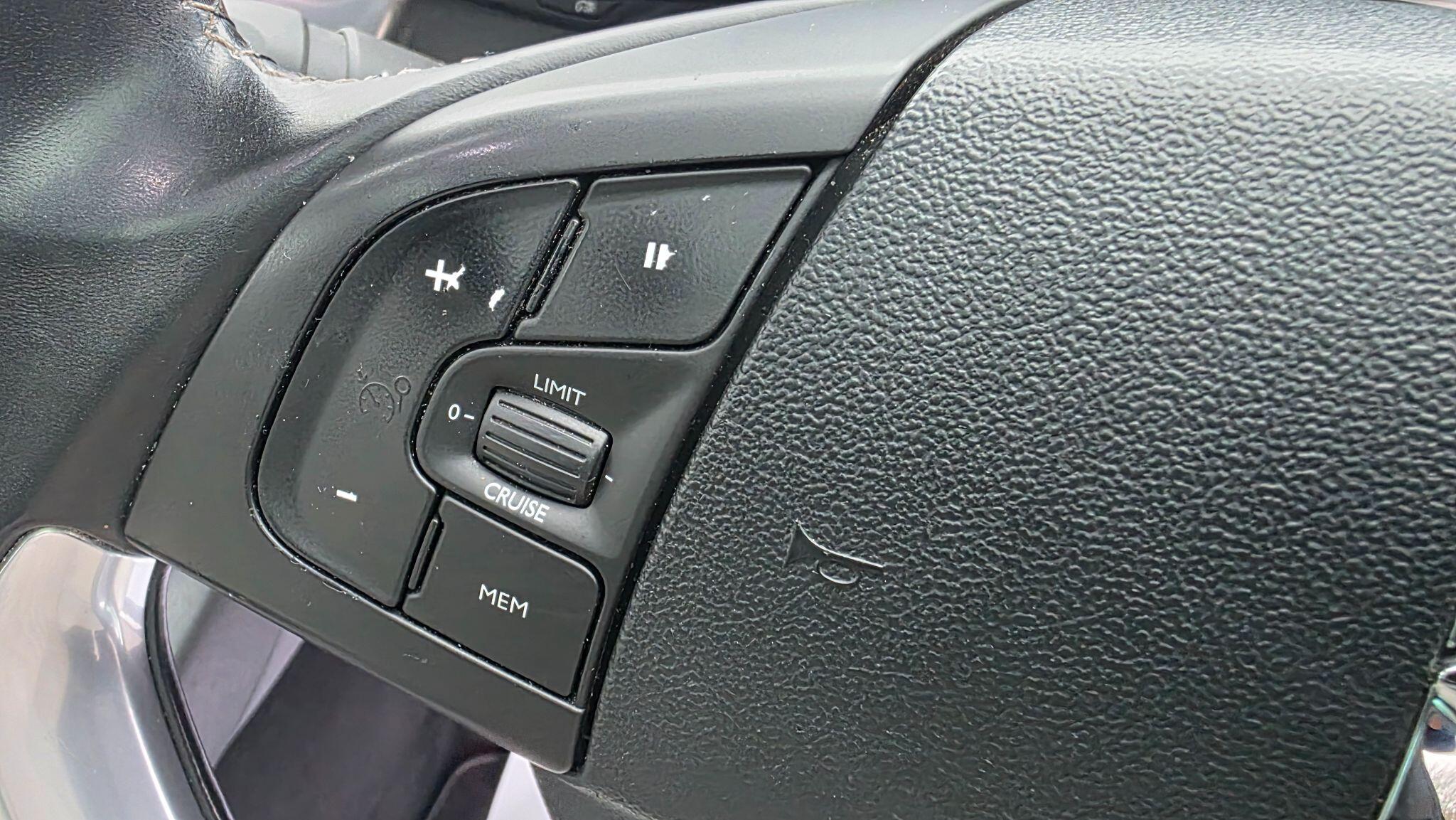 DS AUTOMOBILES DS 5 - Image 29