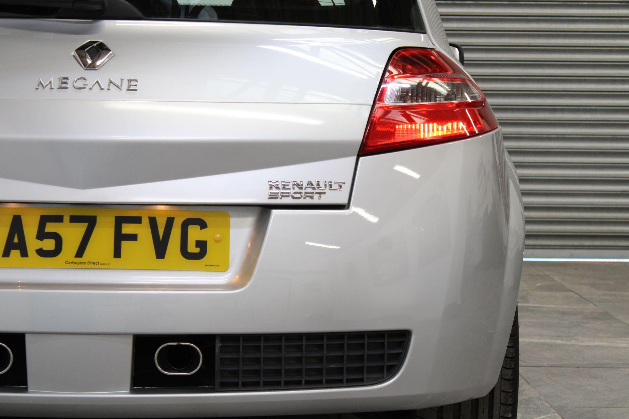 Renault Megane - Image 15