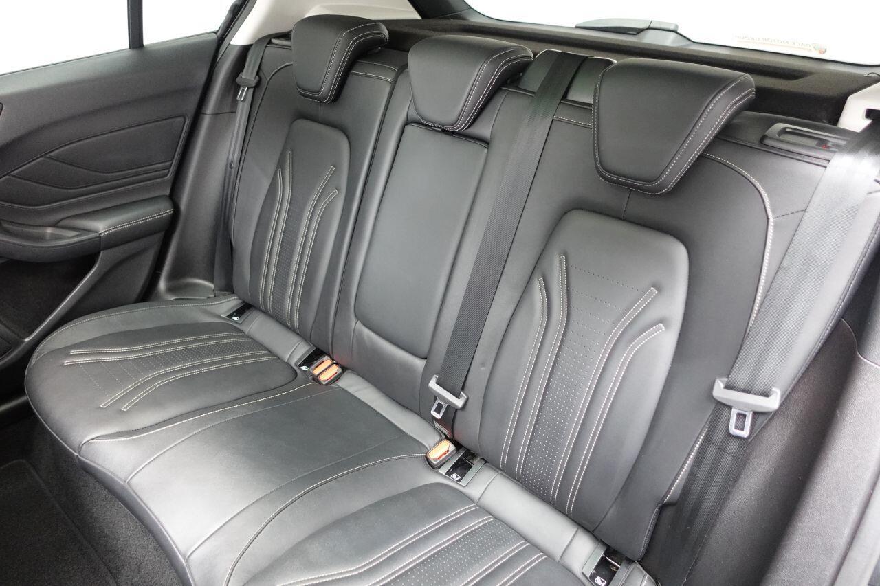 Ford Focus - Image 20