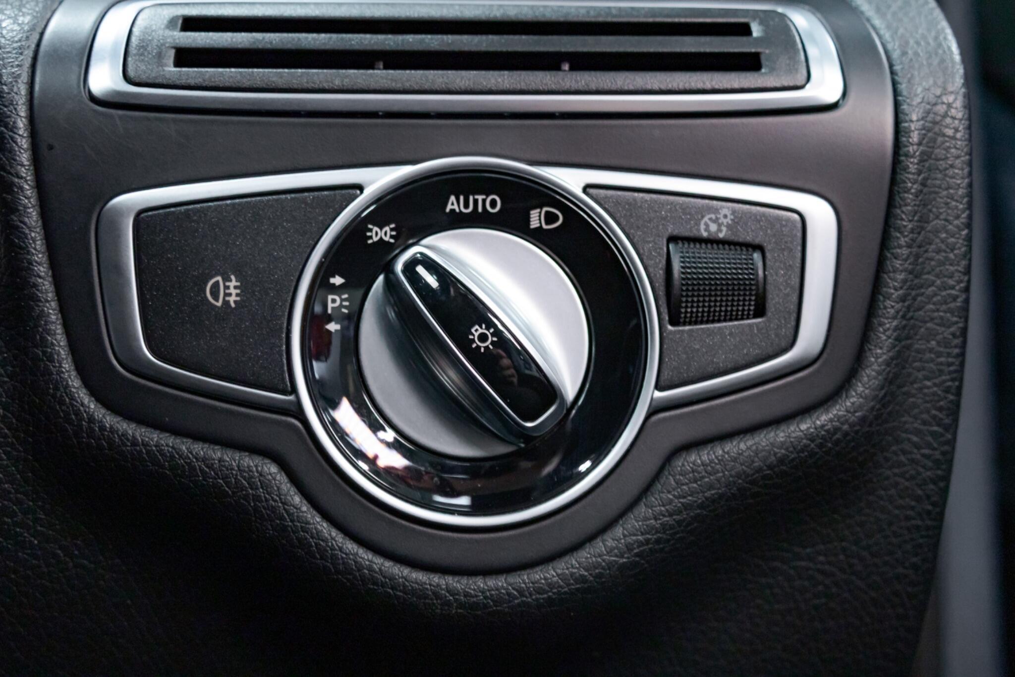 Mercedes C Class - Image 32