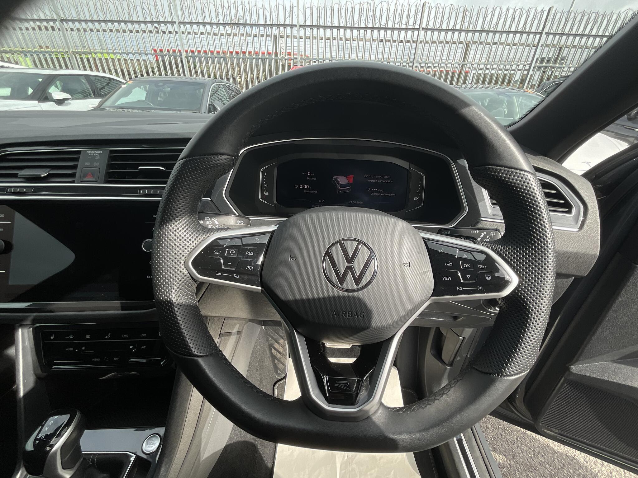 Volkswagen Tiguan - Image 16