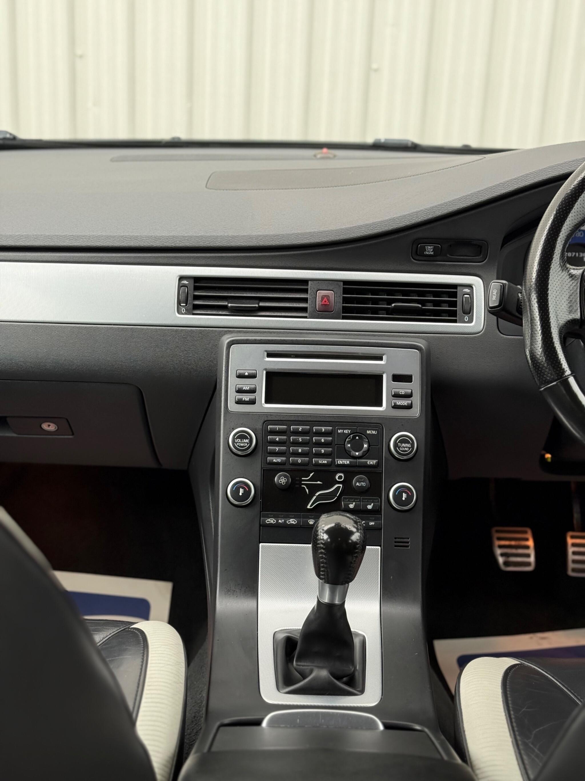 Volvo V70 - Image 30