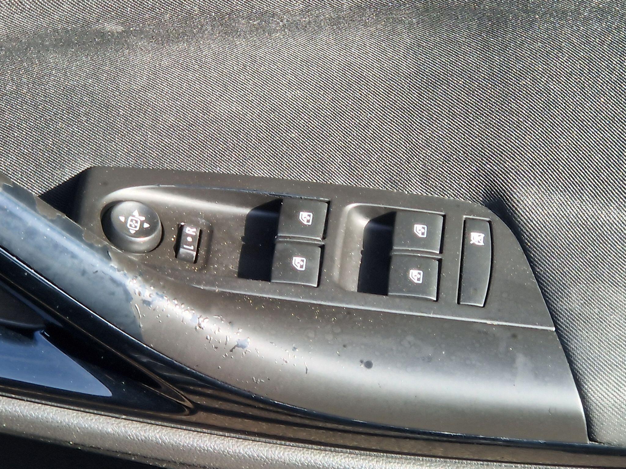 Vauxhall Astra - Image 32