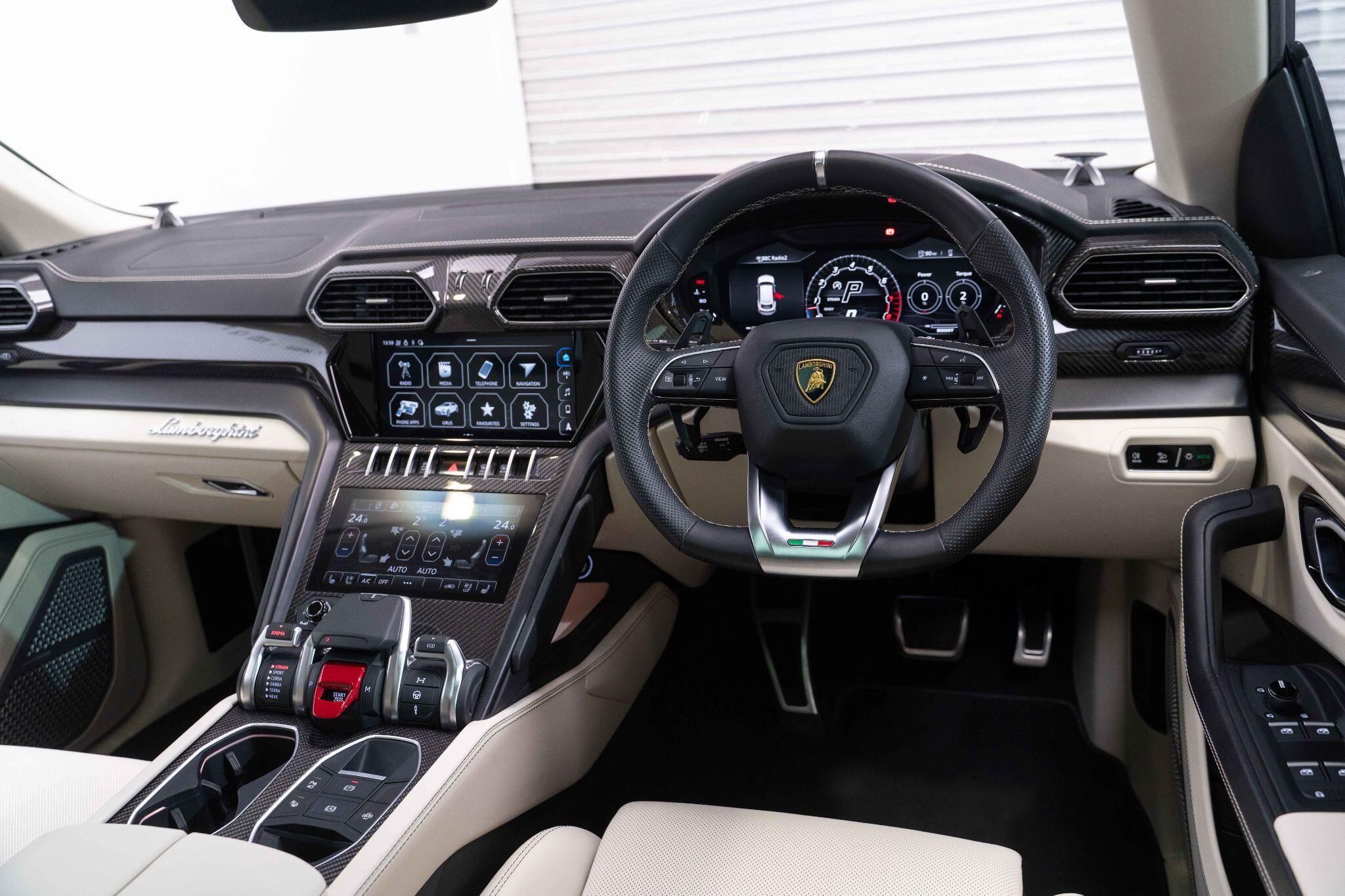 Lamborghini Urus - Image 21