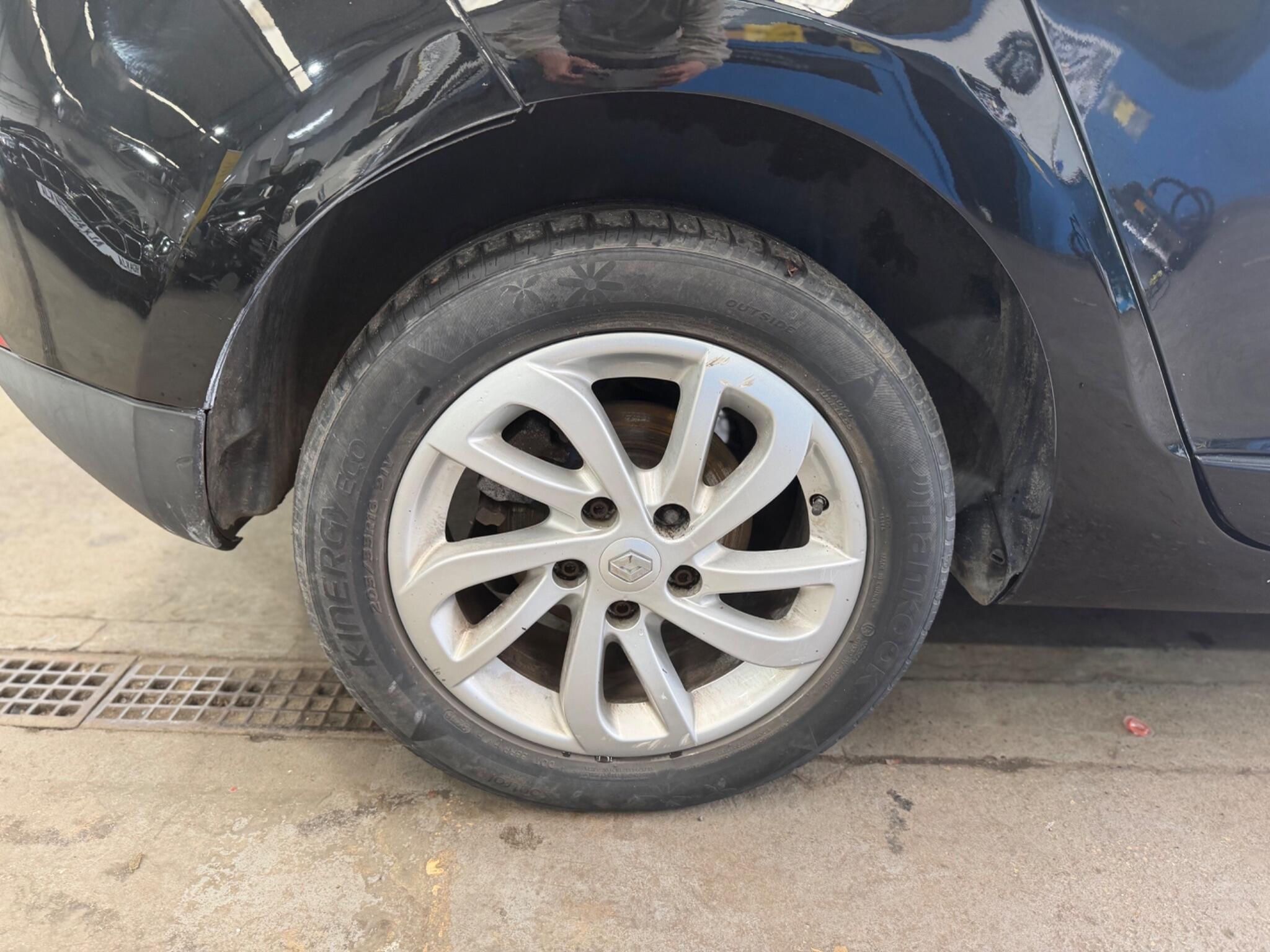 Renault Megane - Image 10