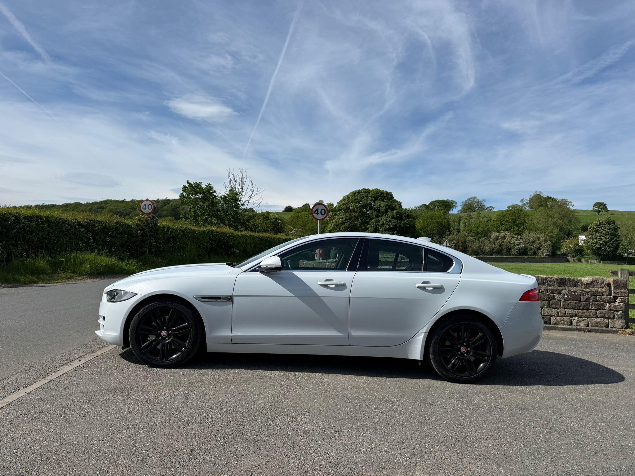 Jaguar XE - Image 17