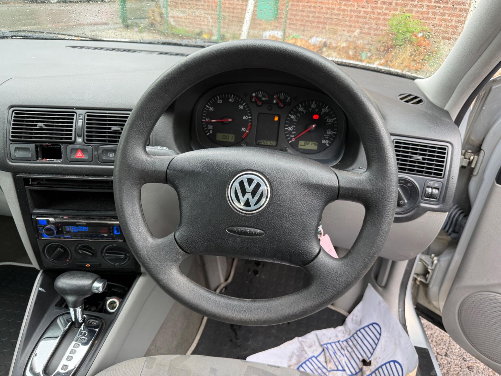 Volkswagen Golf - Image 14