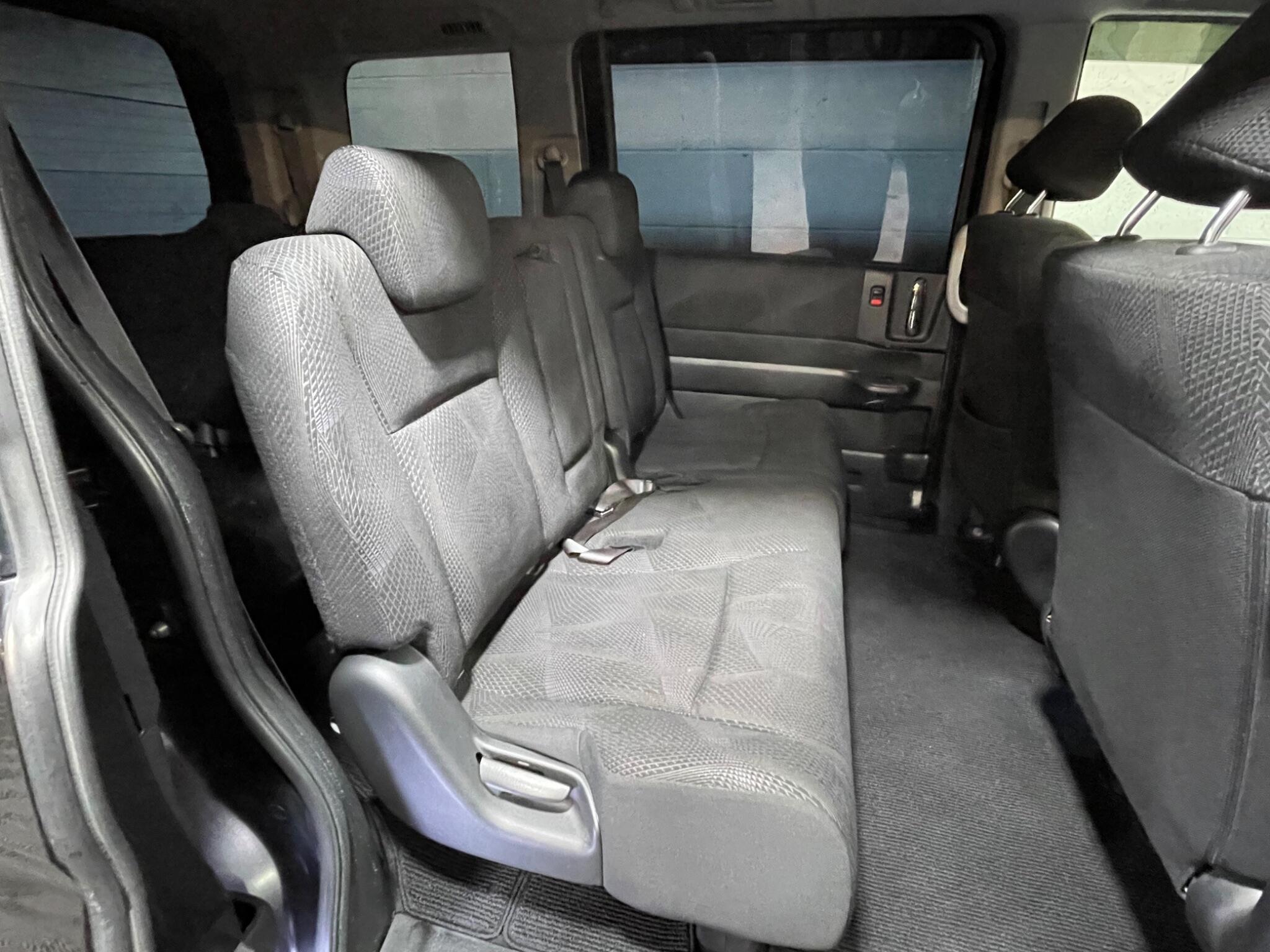 Honda Stepwagon - Image 11