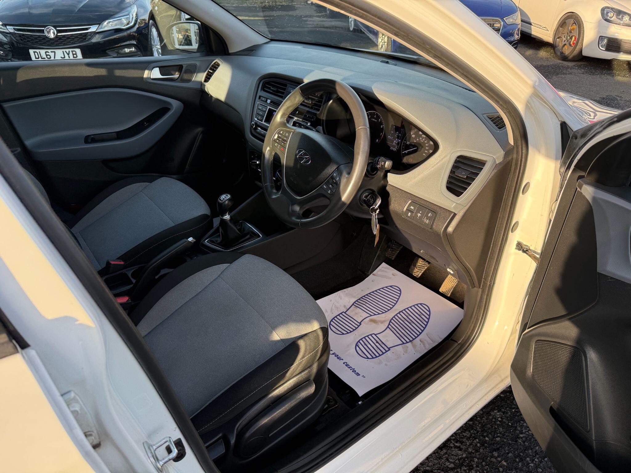 Hyundai i20 - Image 28