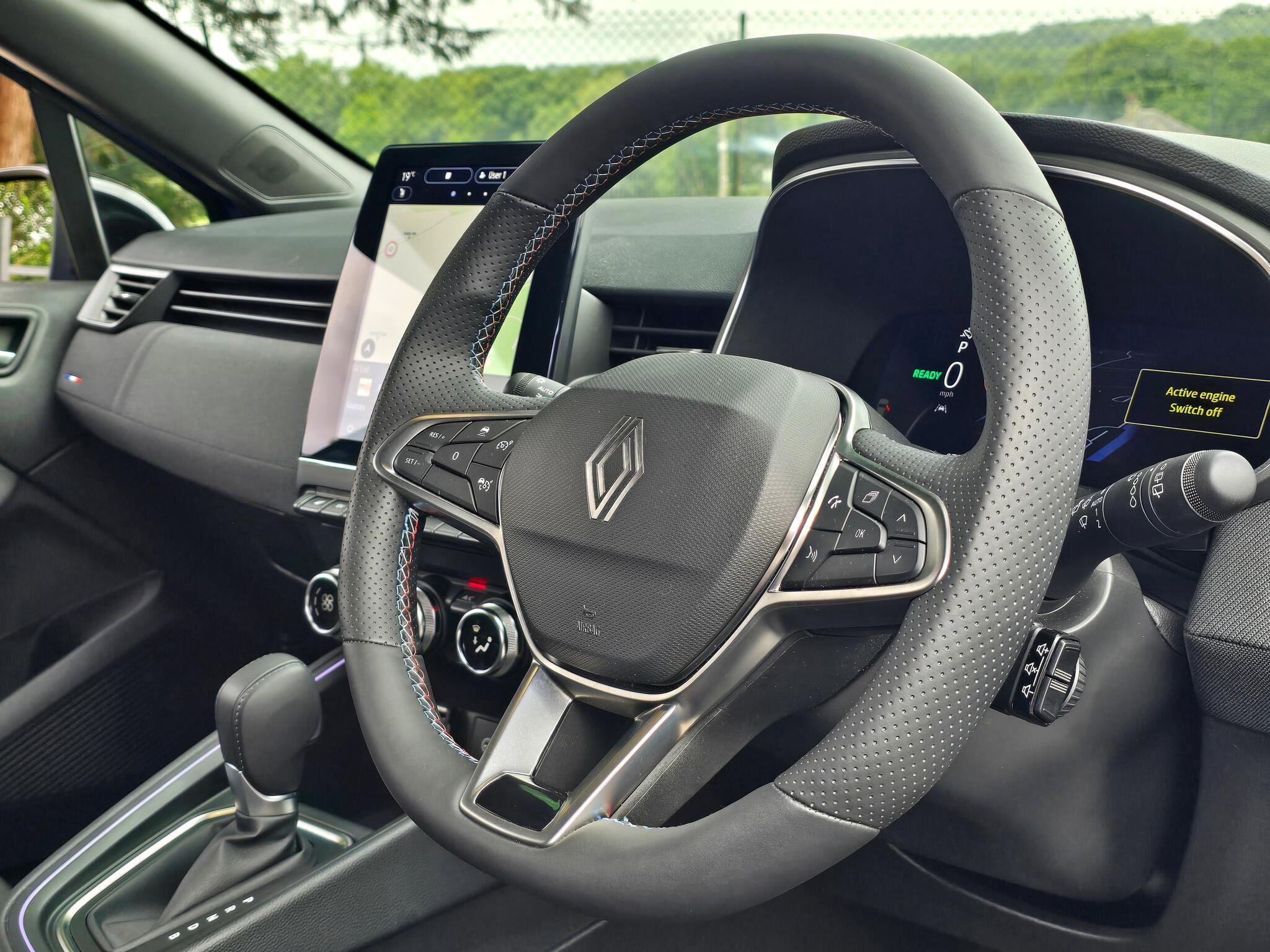 Renault Clio - Image 13