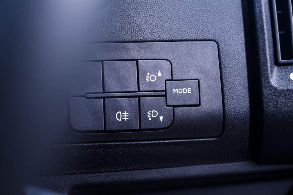 Peugeot Boxer - Image 26