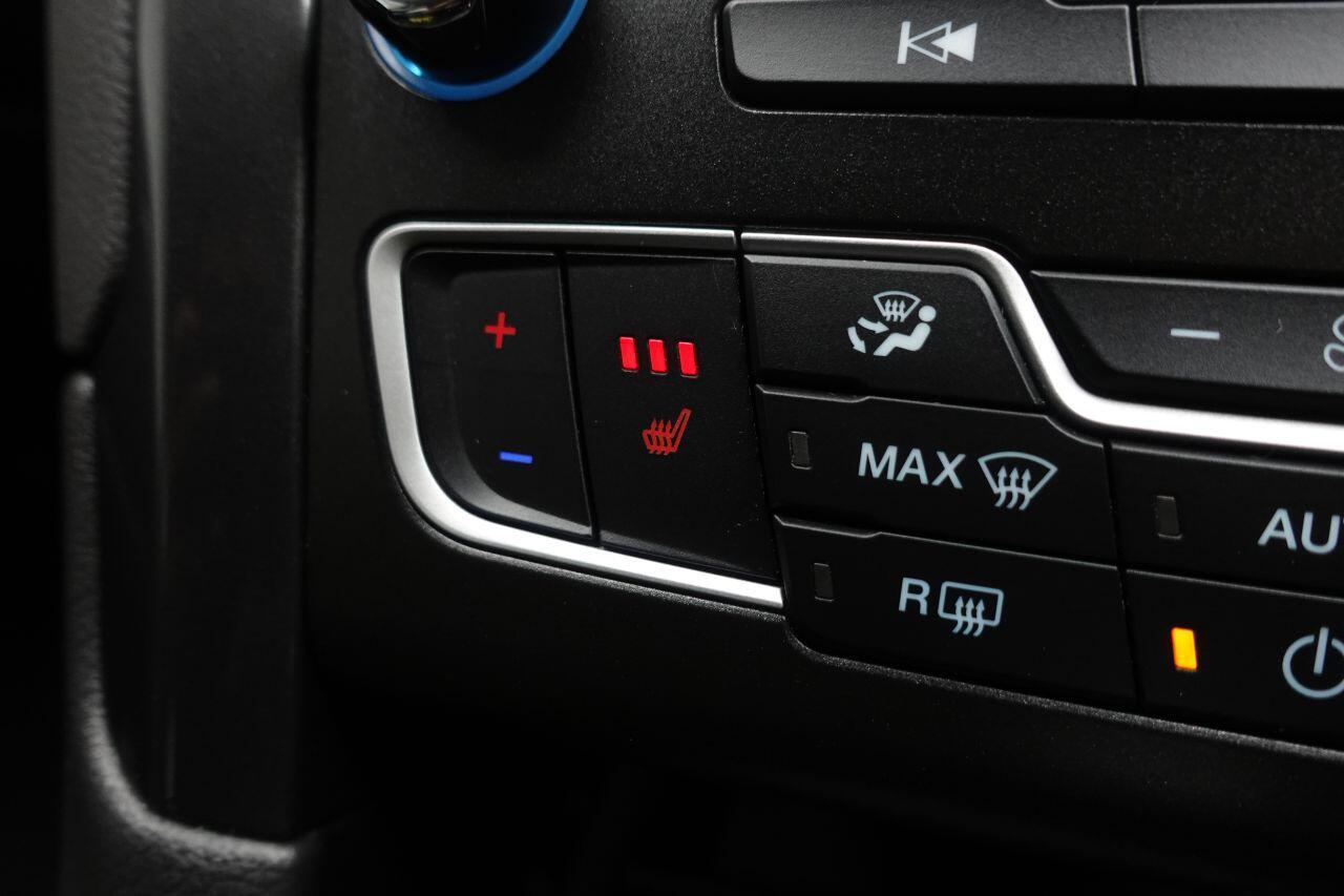 Ford Mondeo - Image 44