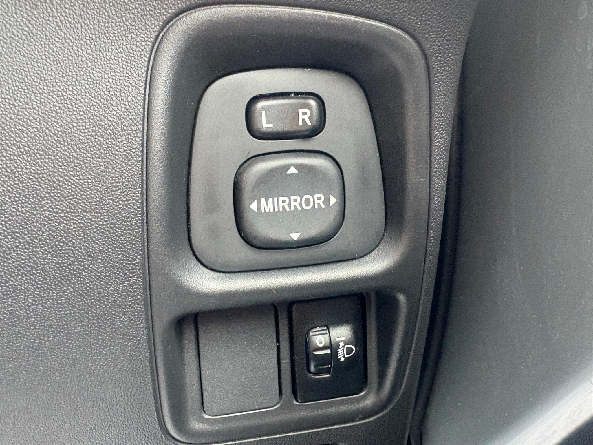 Toyota Aygo - Image 40