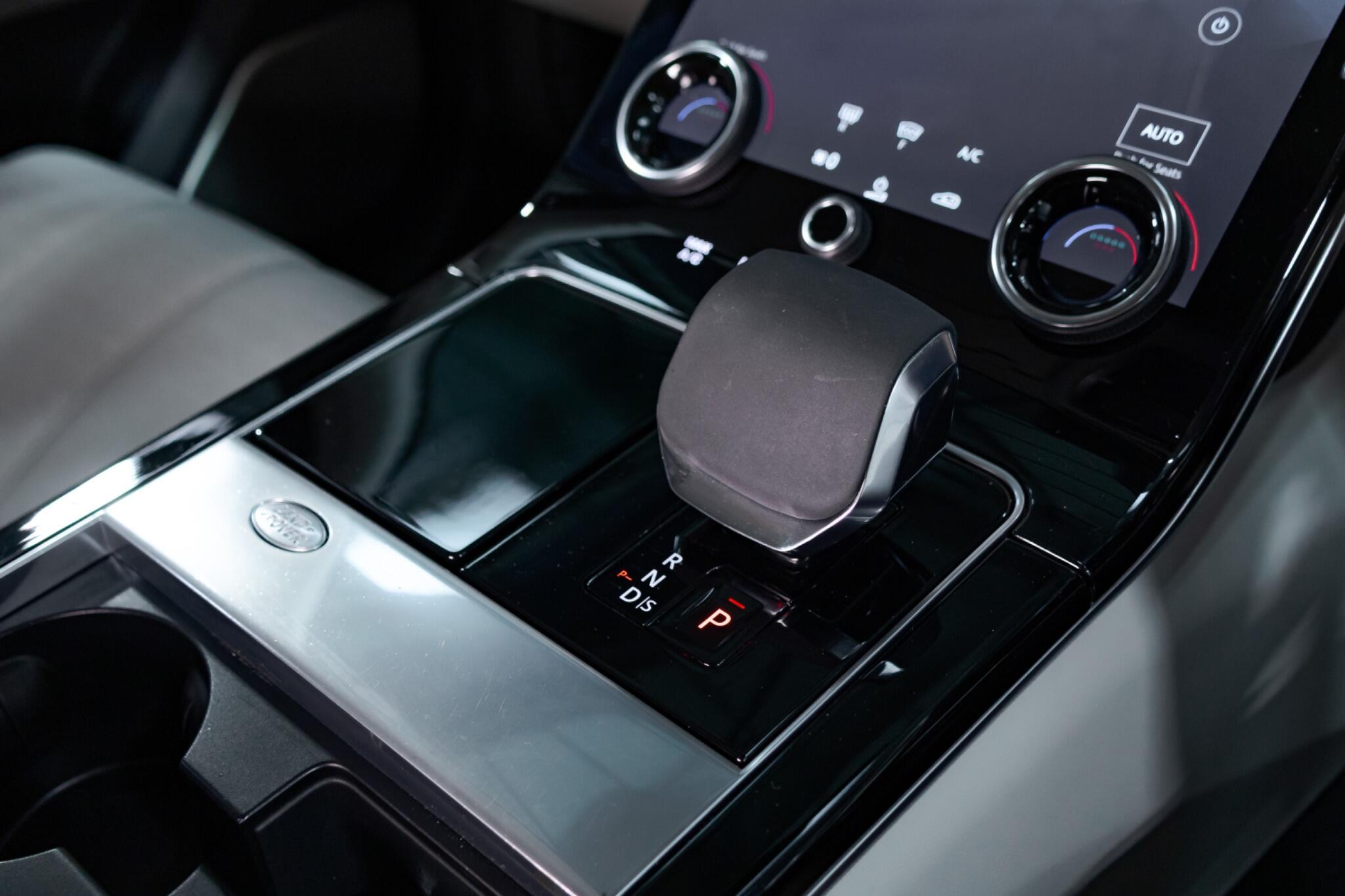 Land Rover Range Rover Velar - Image 46