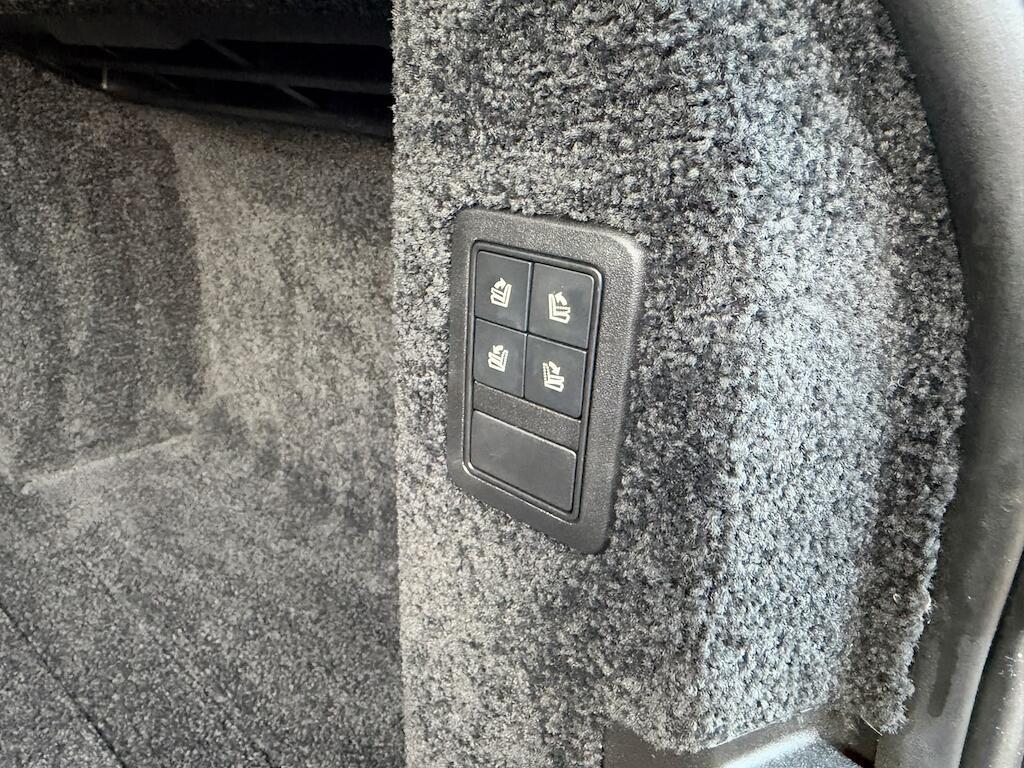 Land Rover Range Rover - Image 16