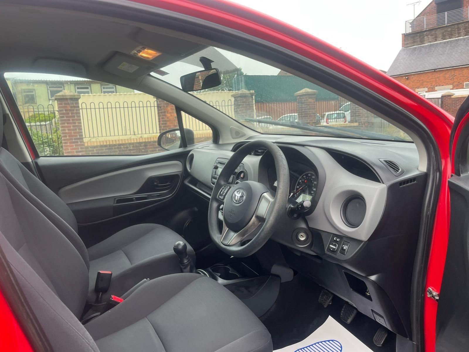 Toyota Yaris - Image 13