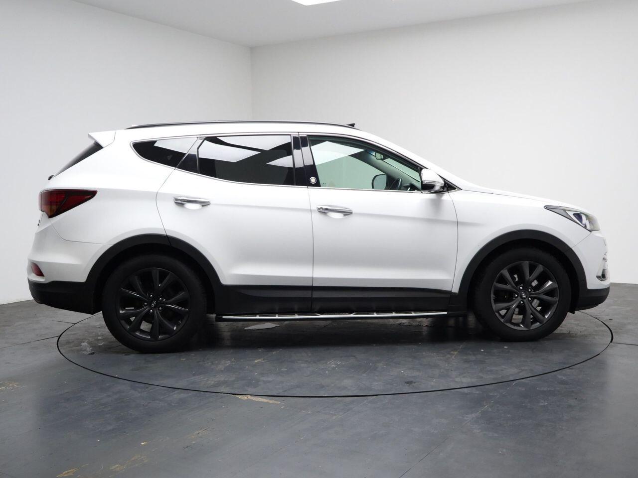 Hyundai Santa Fe - Image 14