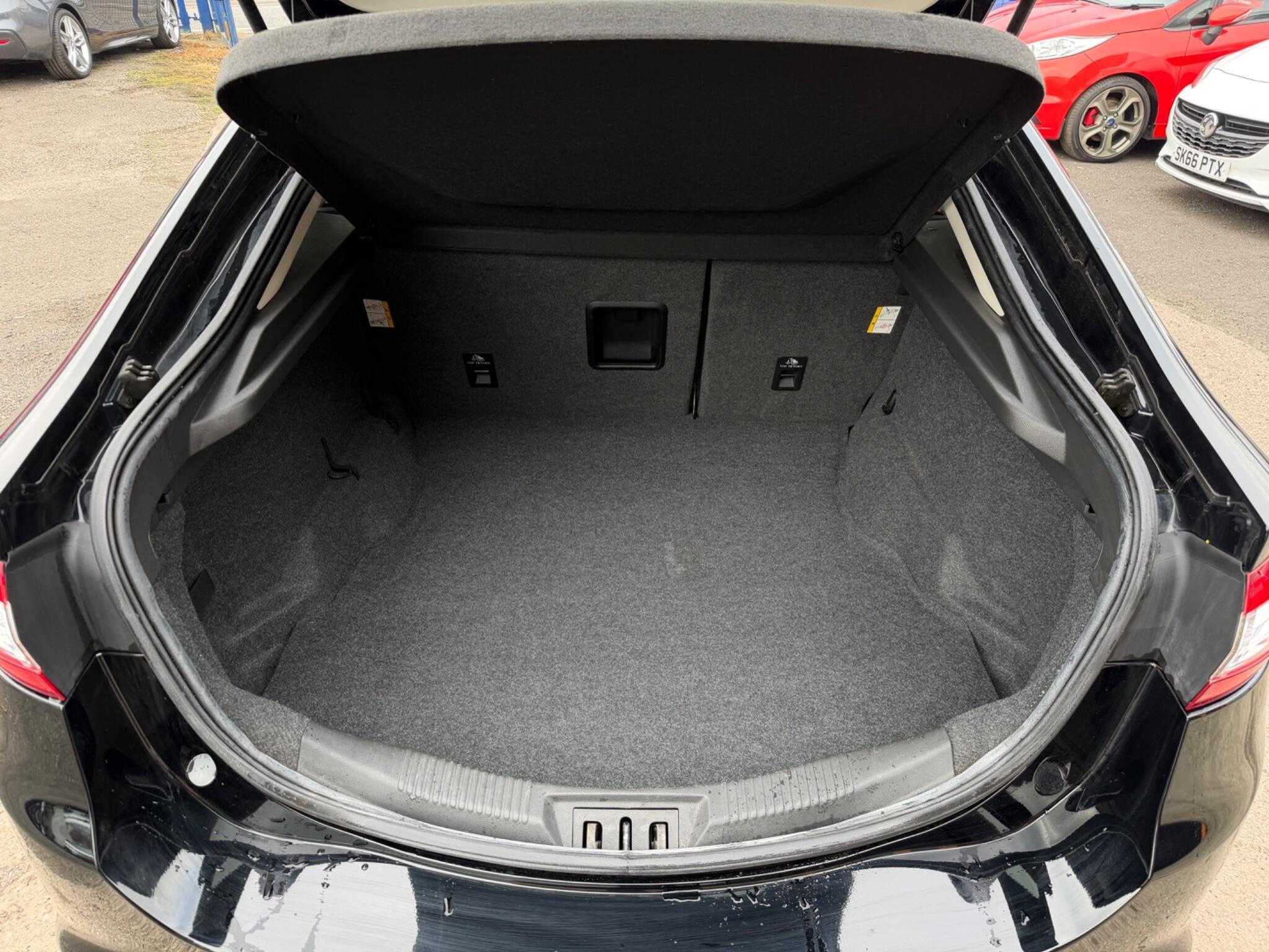 Ford Mondeo - Image 16