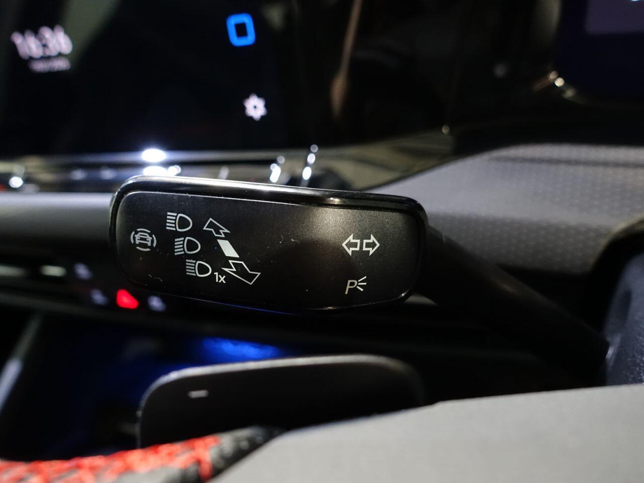 Volkswagen Golf - Image 26