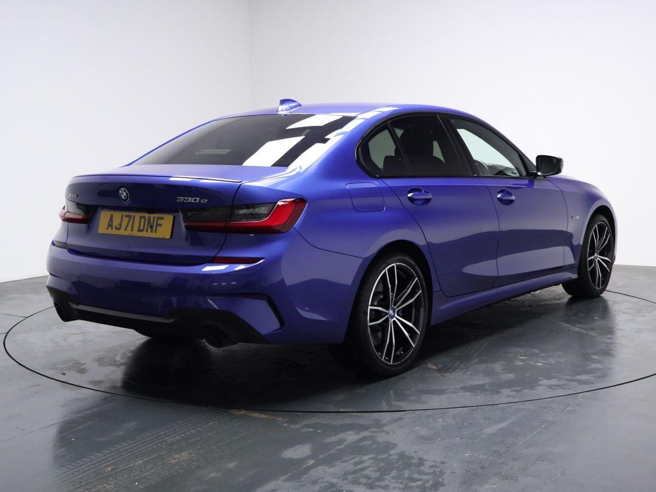 BMW 3 Series - Image 12
