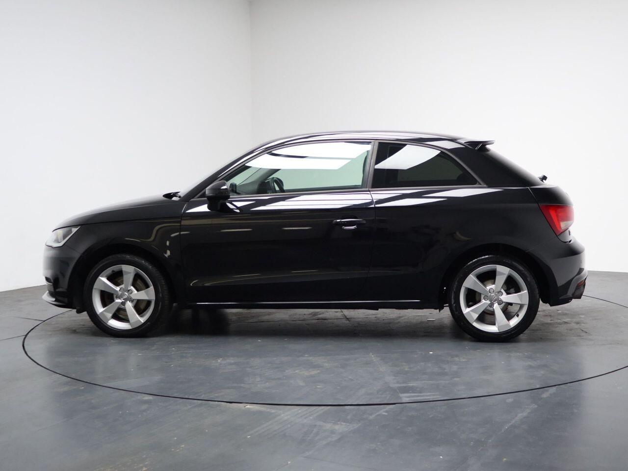 Audi A1 - Image 8
